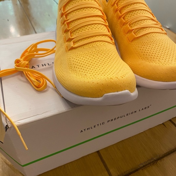 APL Men’s Yellow Techloom Breeze Athletic Sneakers Marigold Lightweight NEW 11.5 - Picture 2 of 16